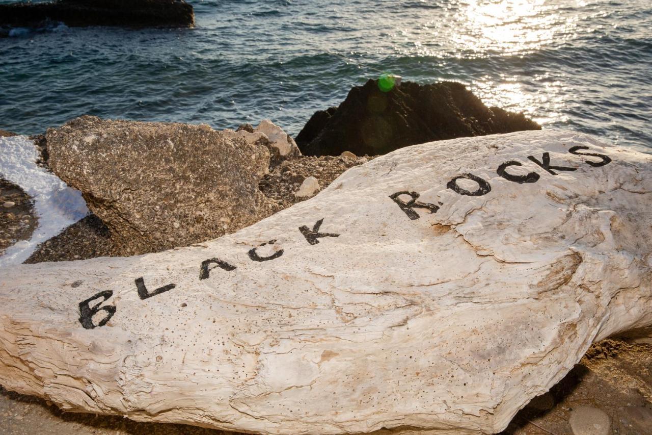 Black Rocks Family, Luxury Seafront Beach Maisonette Агиос-Гордиос Экстерьер фото
